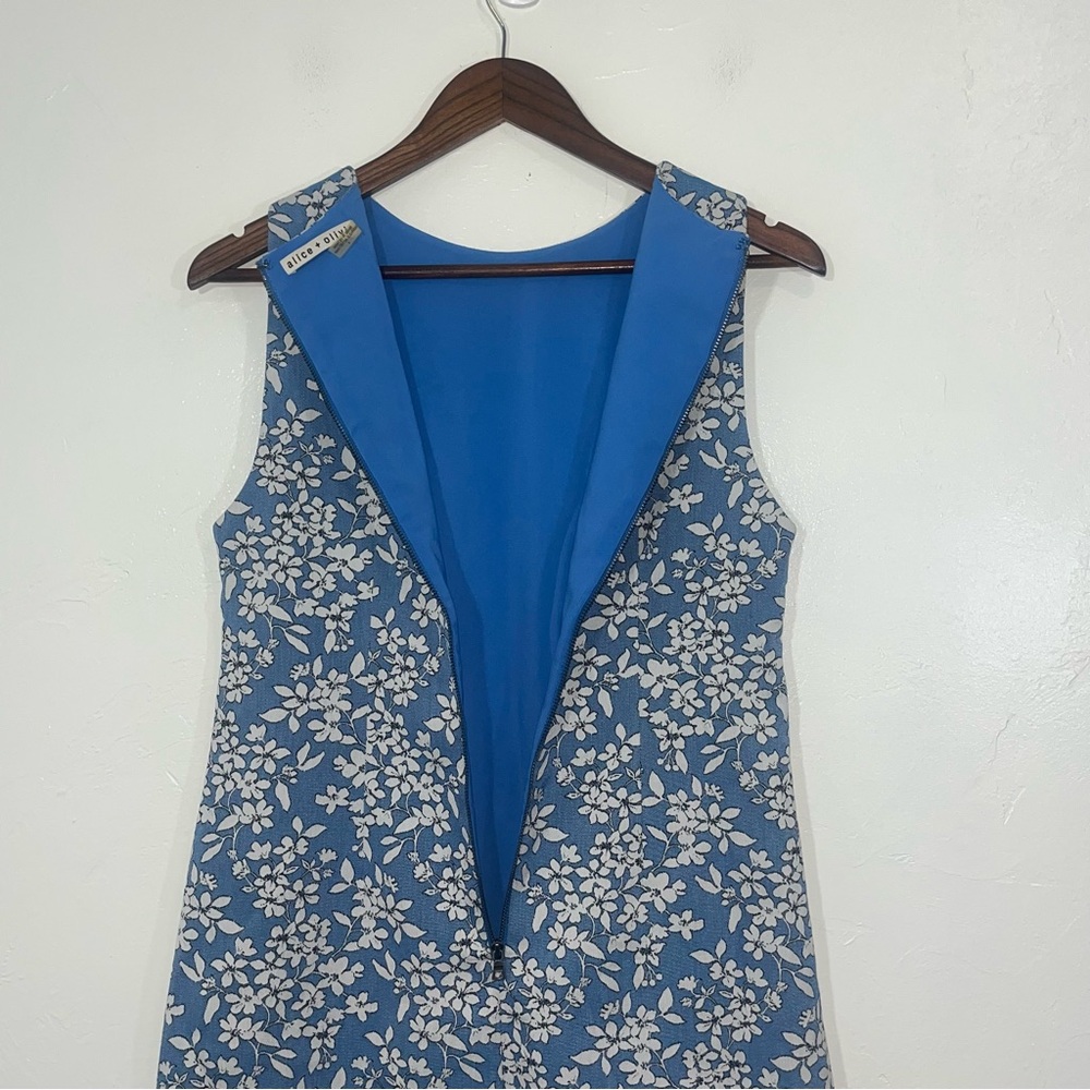 Alice + Olivia Clyde Cornflower Blue Floral Shift Mini Dress Size 4/ S - Picture 8 of 11